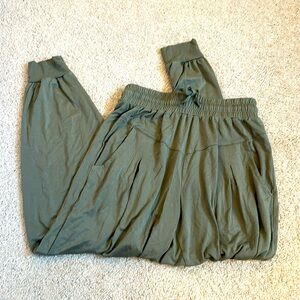 Green Lulu Lemon joggers